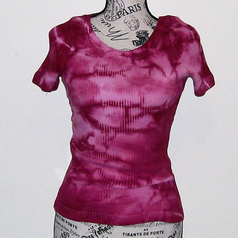 Like New Tie-Dye Ribbed Top - Picture 2 of 4
